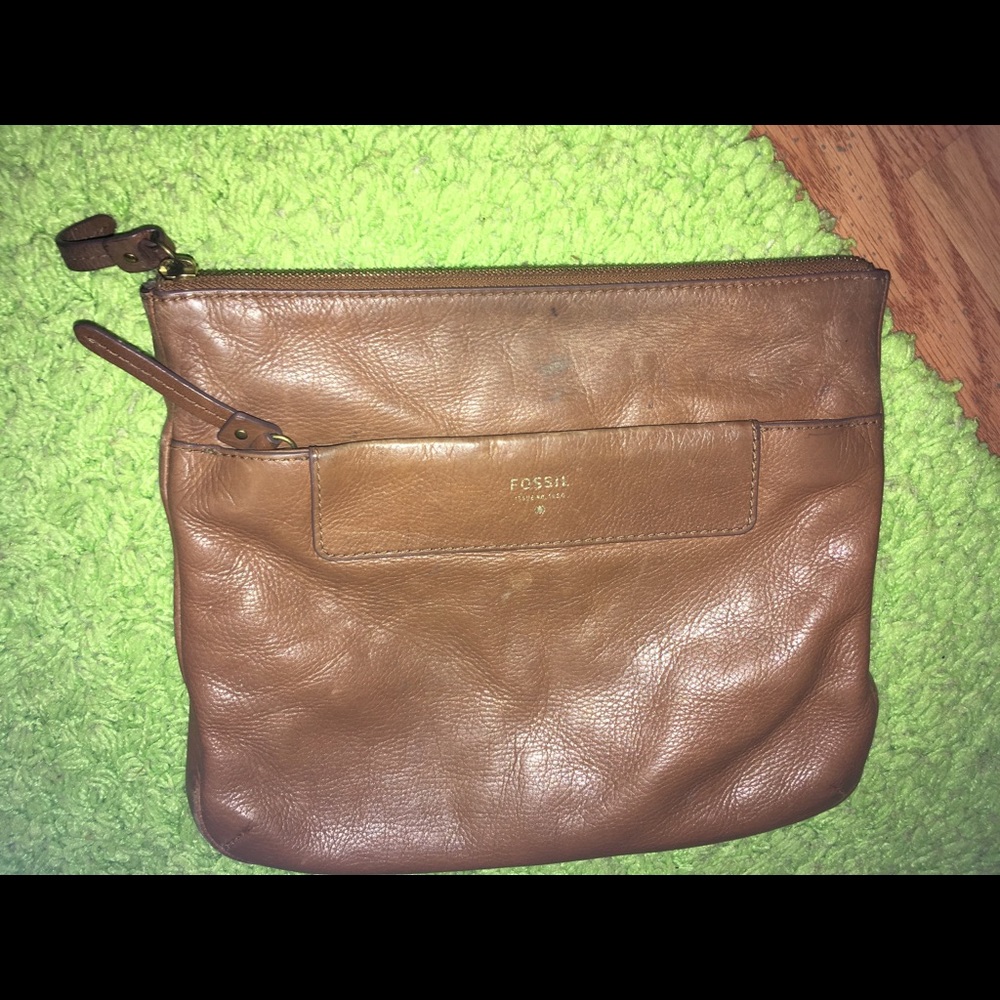 Clearance 🛍 Brown fossil crossbody.